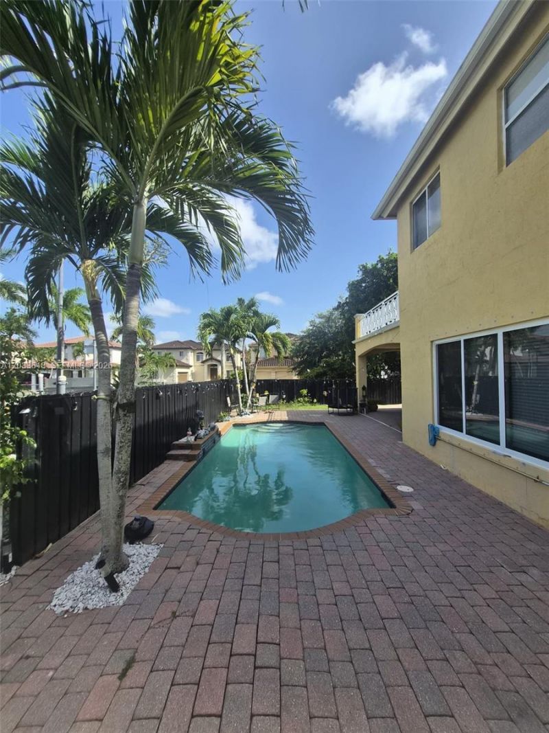 6743 SW 163rd Pl, Miami, FL 33193 Photo