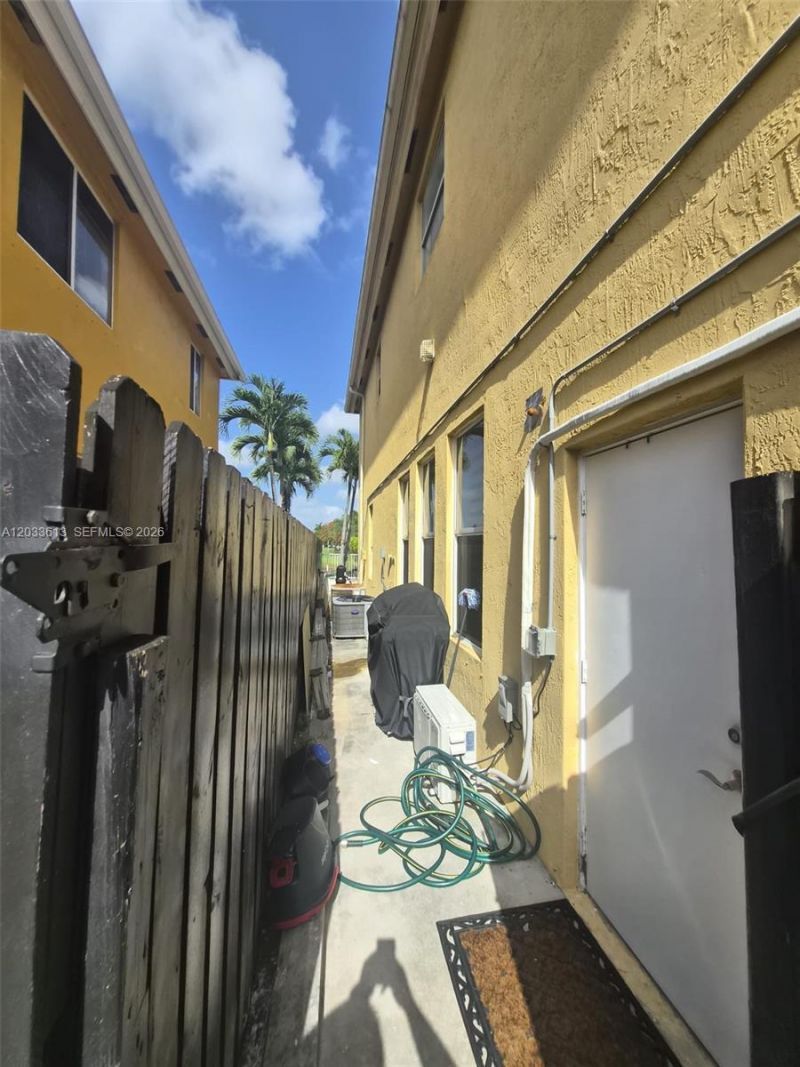 6743 SW 163rd Pl, Miami, FL 33193 Photo