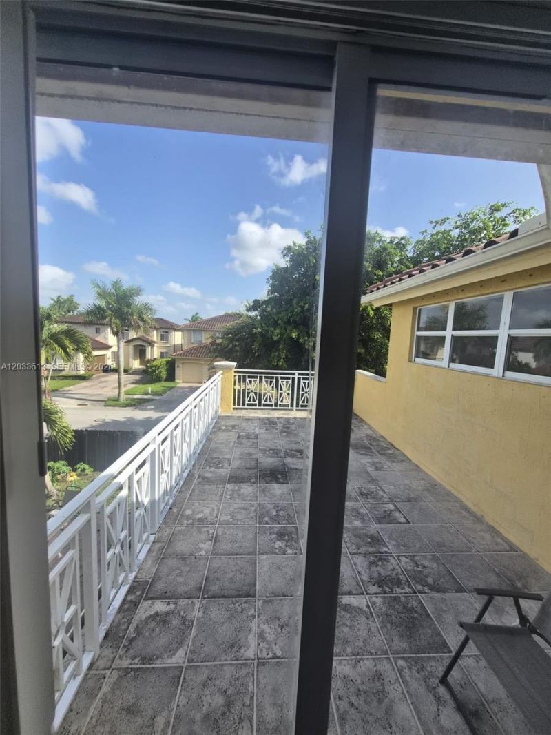 6743 SW 163rd Pl, Miami, FL 33193 Photo