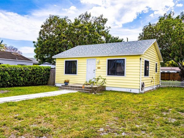 2330 Scott St, Hollywood, FL 33020