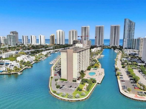 400 Kings Point Dr, Unit 928, Sunny Isles Beach, FL 33160