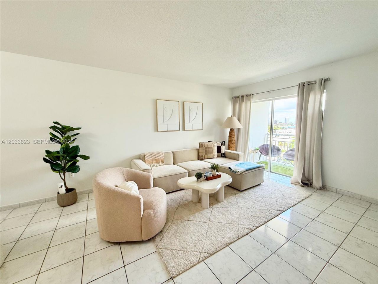 400 Kings Point Dr, Unit 928, Sunny Isles Beach, FL 33160 Photo
