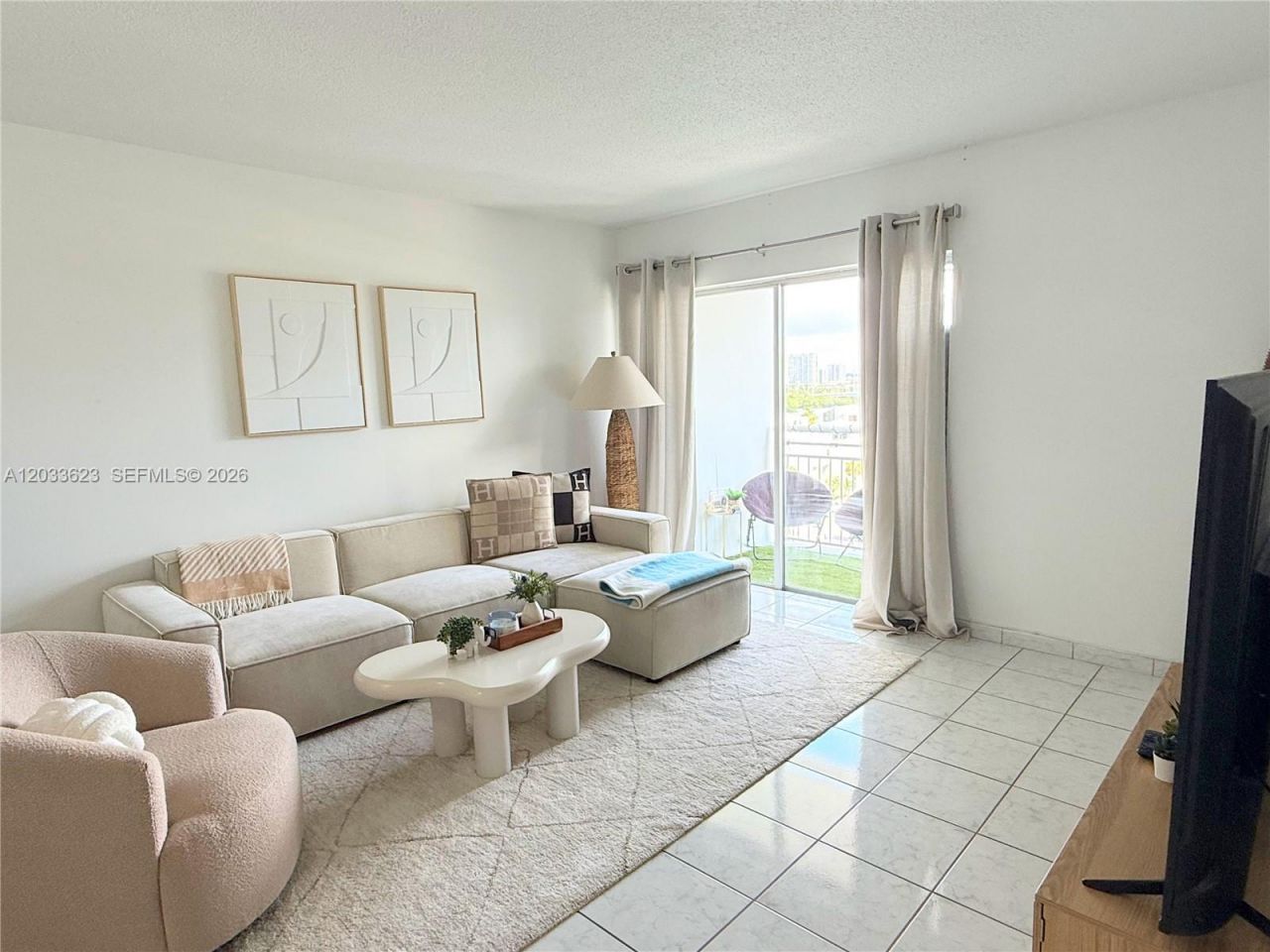 400 Kings Point Dr, Unit 928, Sunny Isles Beach, FL 33160 Photo