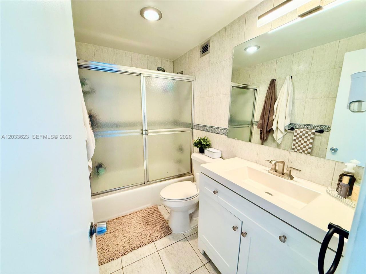 400 Kings Point Dr, Unit 928, Sunny Isles Beach, FL 33160 Photo
