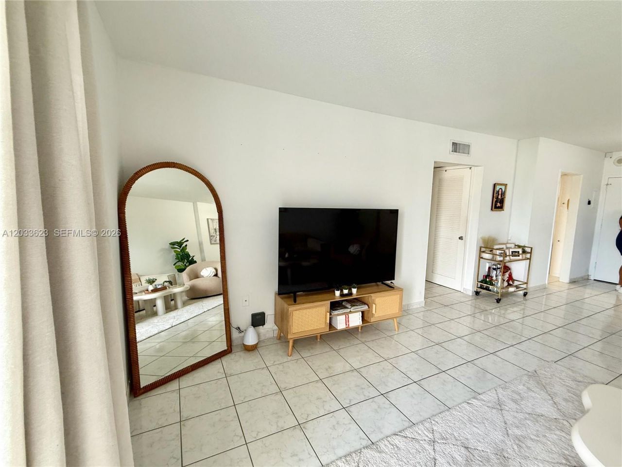 400 Kings Point Dr, Unit 928, Sunny Isles Beach, FL 33160 Photo