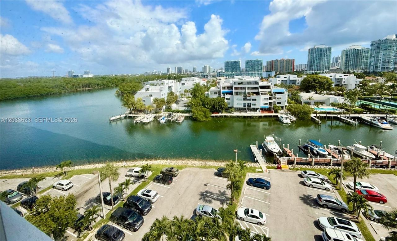 400 Kings Point Dr, Unit 928, Sunny Isles Beach, FL 33160 Photo