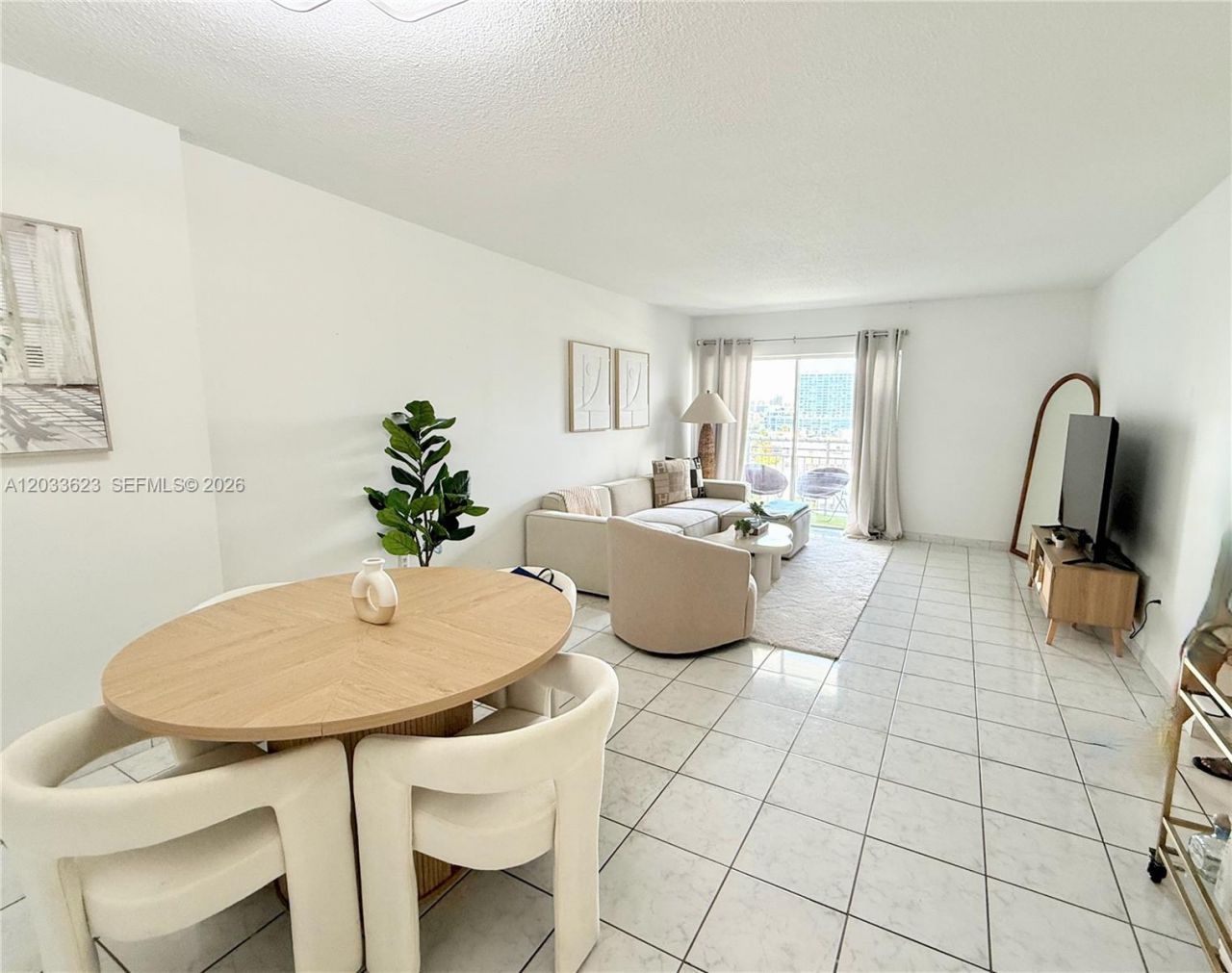 400 Kings Point Dr, Unit 928, Sunny Isles Beach, FL 33160 Photo