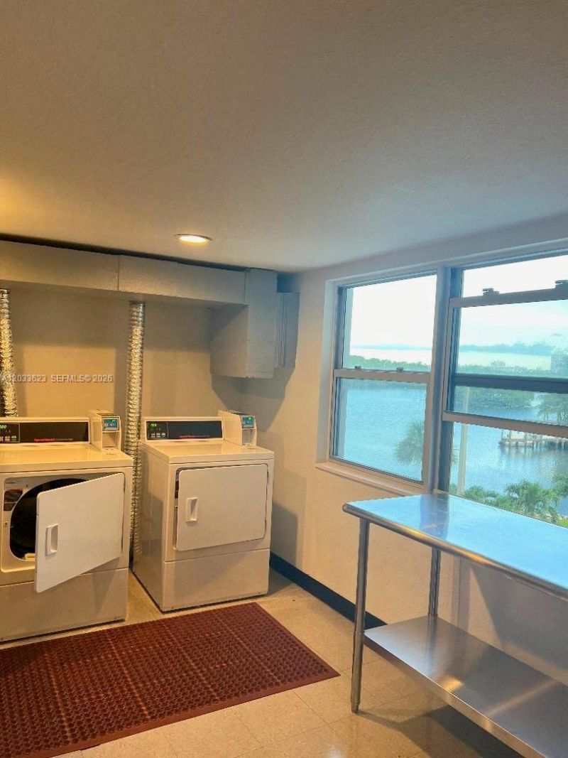 400 Kings Point Dr, Unit 928, Sunny Isles Beach, FL 33160 Photo