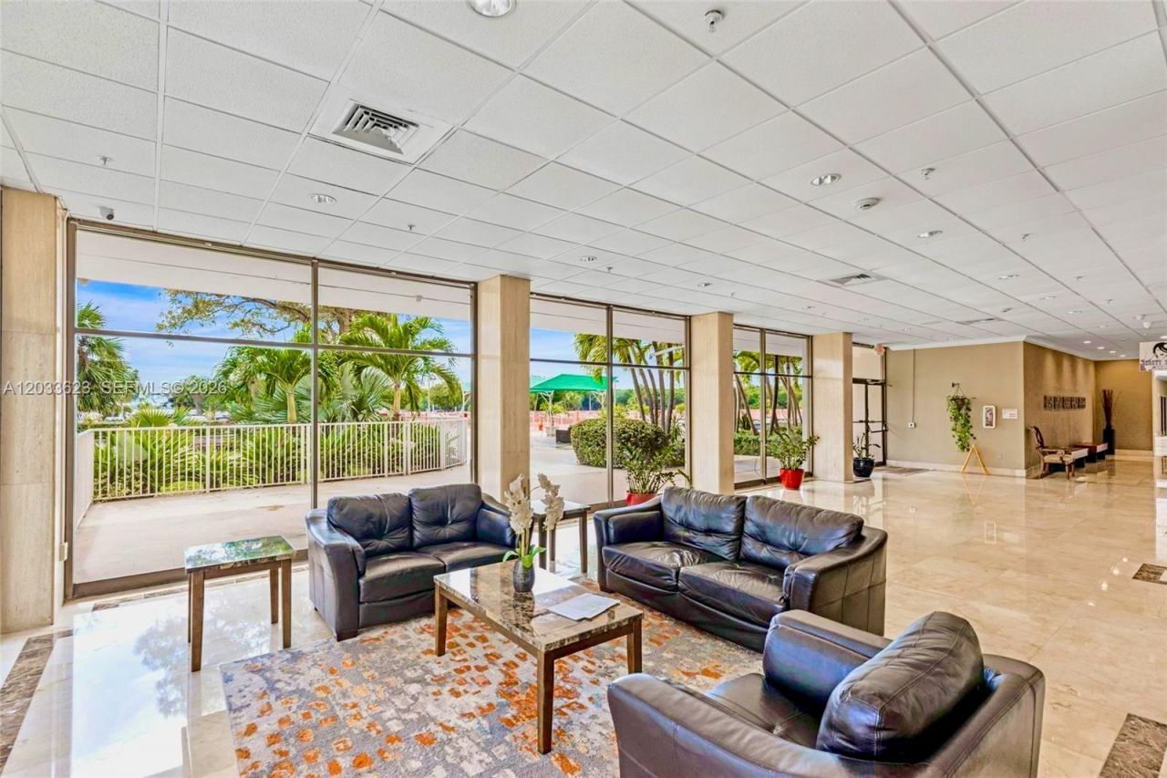 400 Kings Point Dr, Unit 928, Sunny Isles Beach, FL 33160 Photo