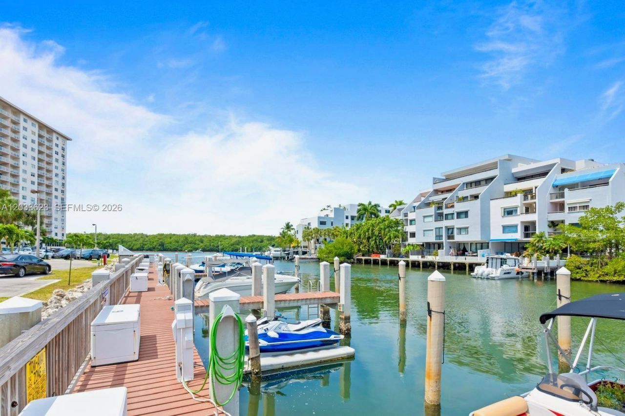400 Kings Point Dr, Unit 928, Sunny Isles Beach, FL 33160 Photo