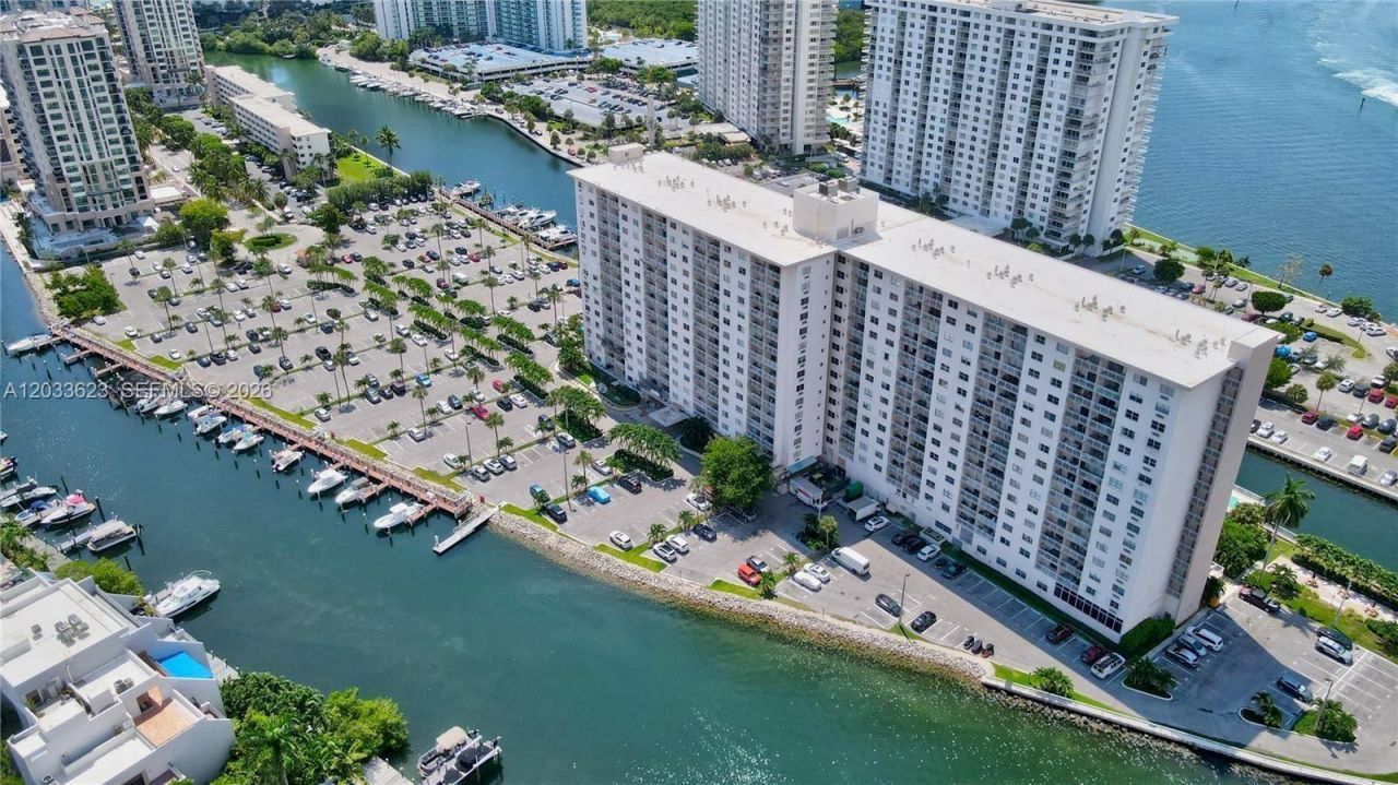 400 Kings Point Dr, Unit 928, Sunny Isles Beach, FL 33160 Photo