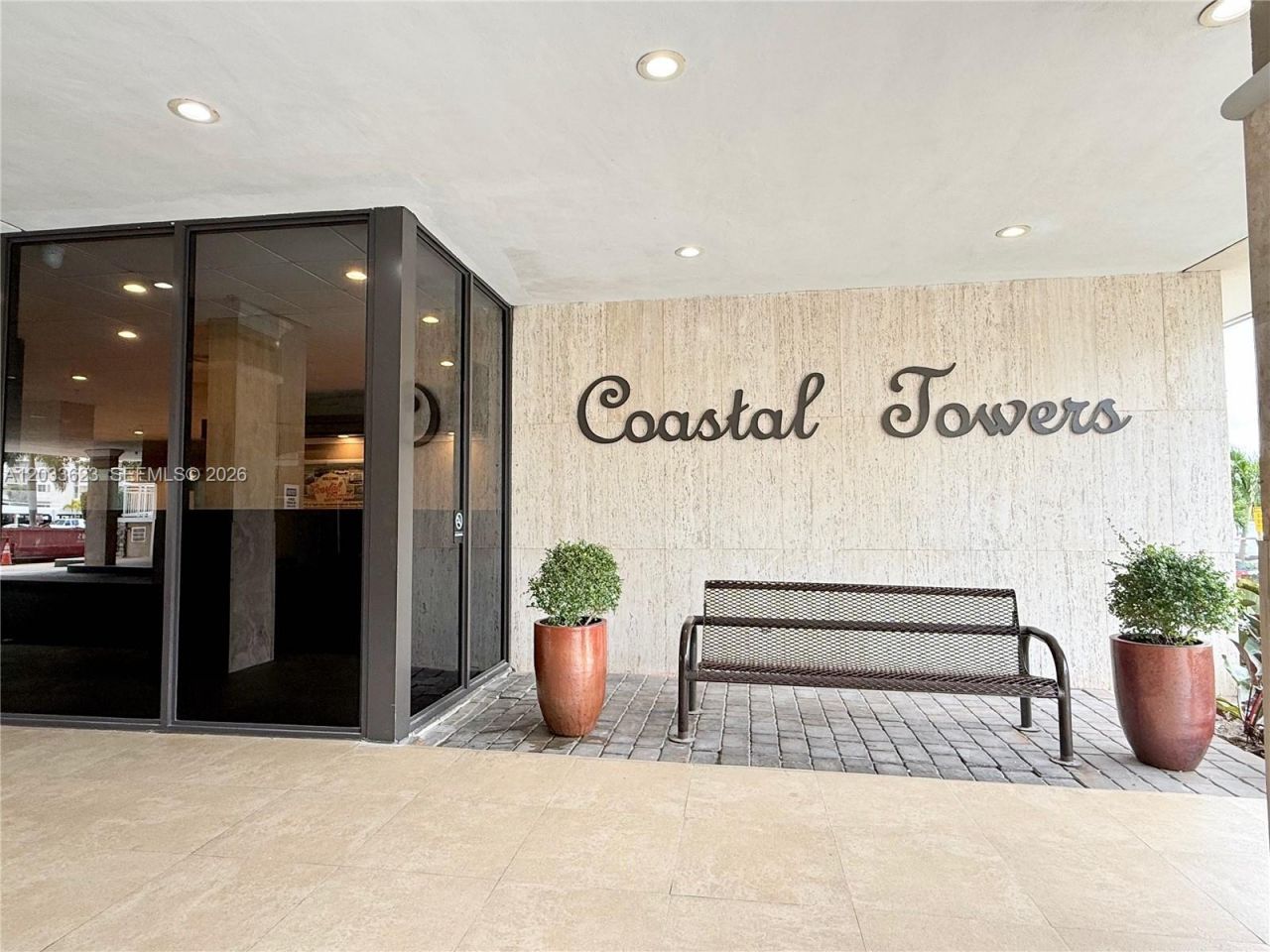 400 Kings Point Dr, Unit 928, Sunny Isles Beach, FL 33160 Photo