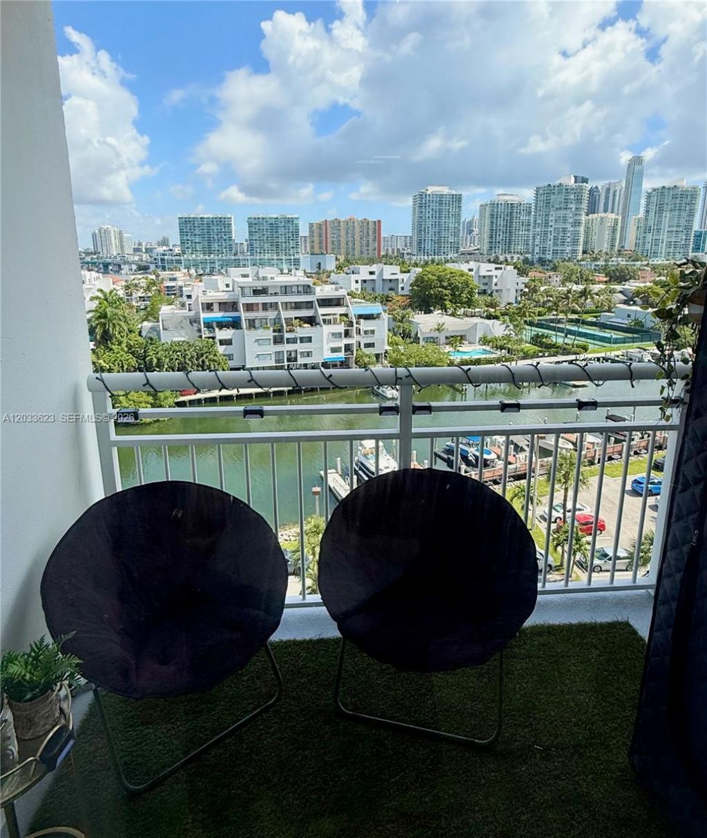 400 Kings Point Dr, Unit 928, Sunny Isles Beach, FL 33160 Photo