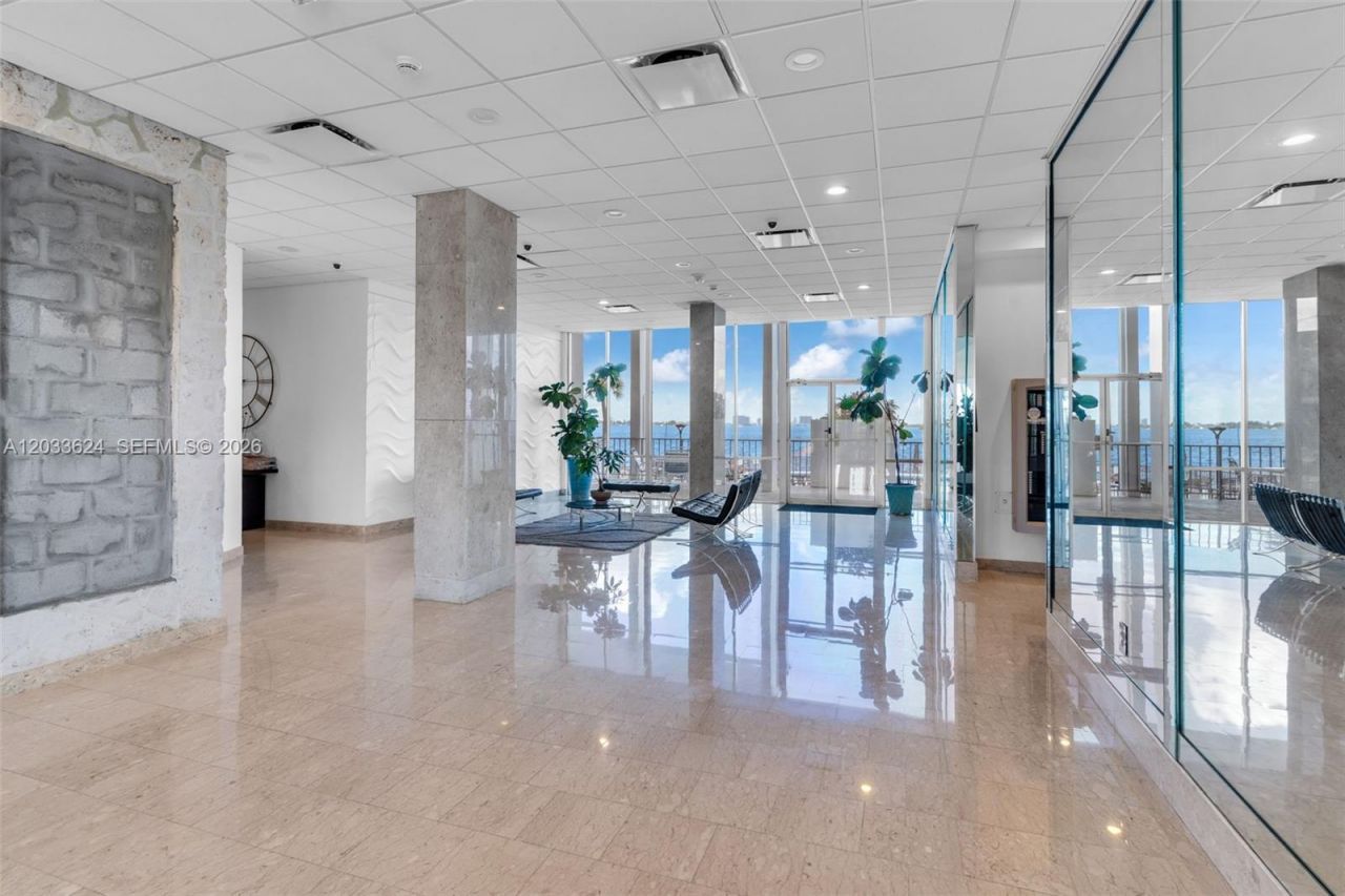 11930 N Bayshore Dr, Unit 704, North Miami, FL 33181 Photo