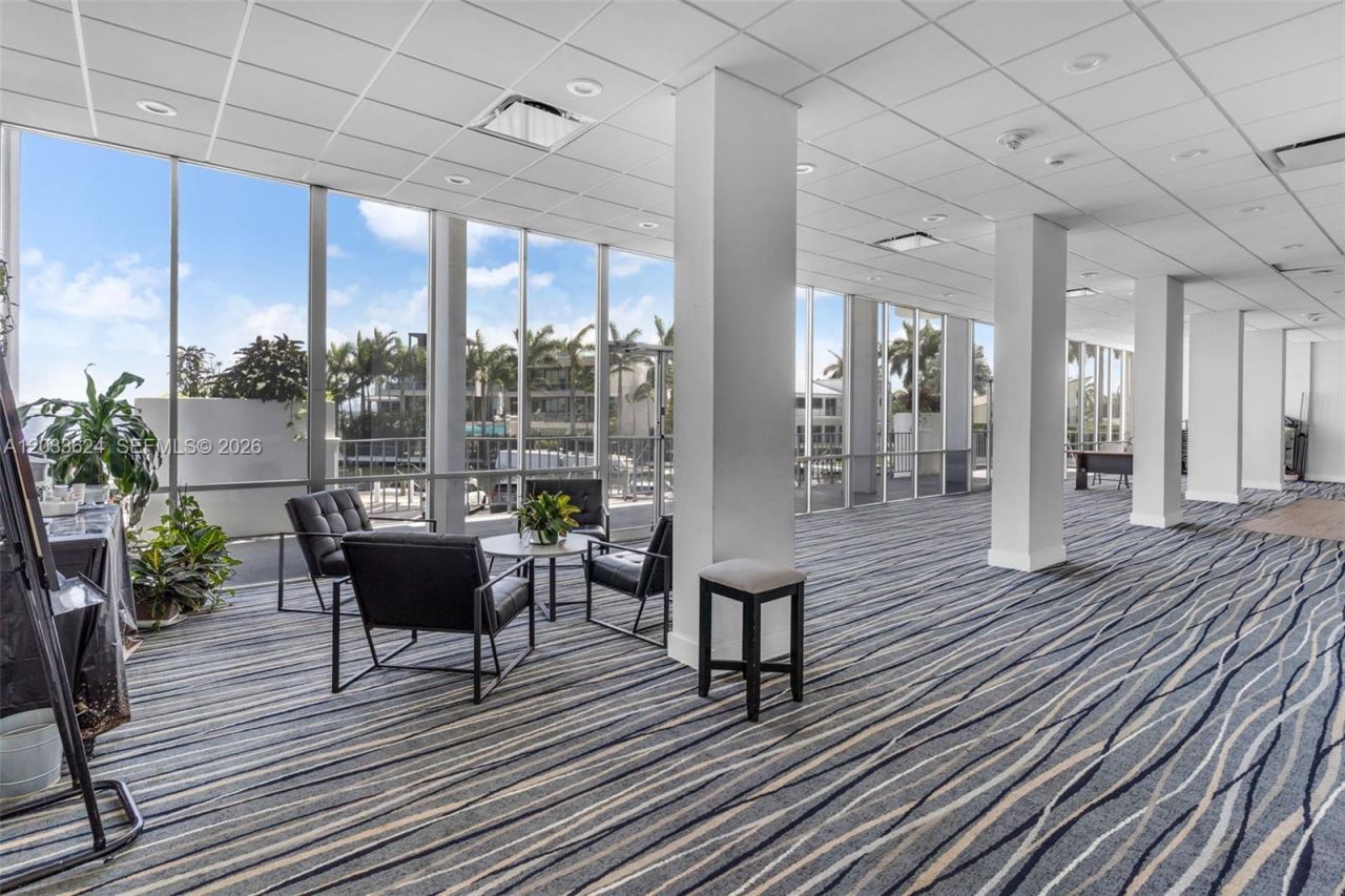 11930 N Bayshore Dr, Unit 704, North Miami, FL 33181 Photo