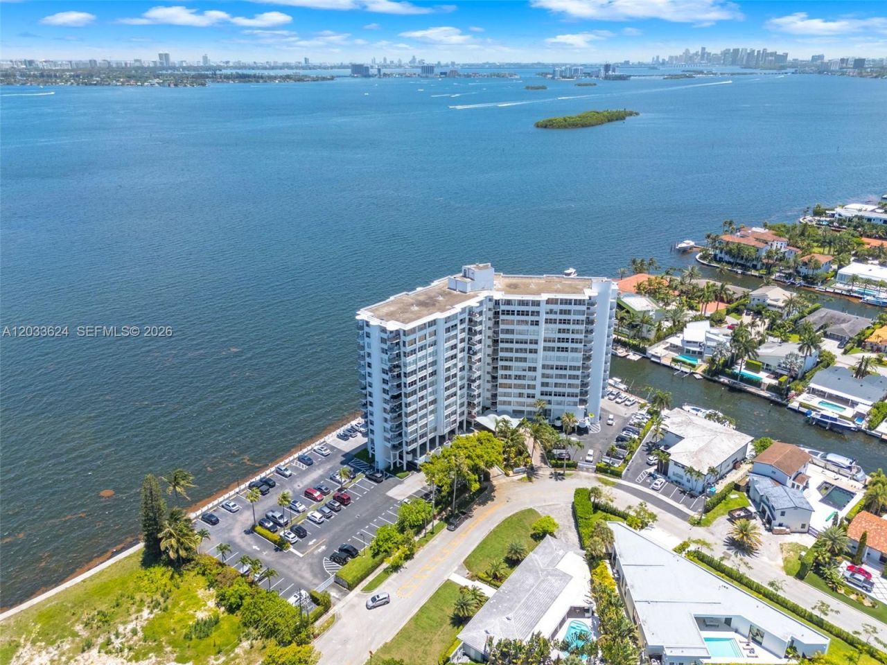 11930 N Bayshore Dr, Unit 704, North Miami, FL 33181 Photo