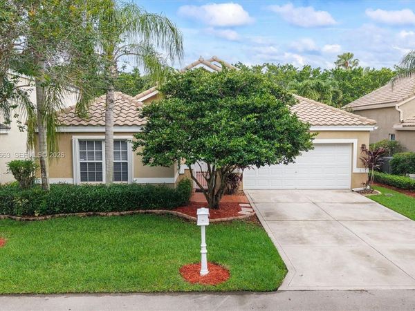 2013 Island Cir , Weston, FL 33326