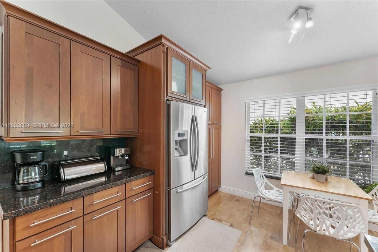 2013 Island Cir , Weston, FL 33326 Photo