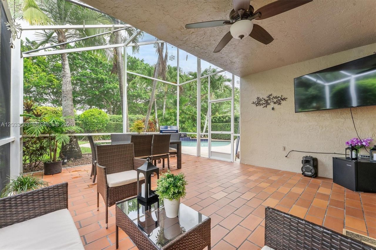 2013 Island Cir , Weston, FL 33326 Photo