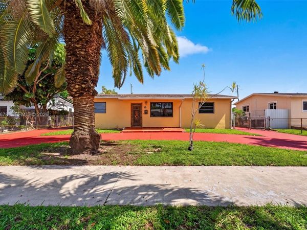 20 E 52nd Pl , Hialeah, FL 33013