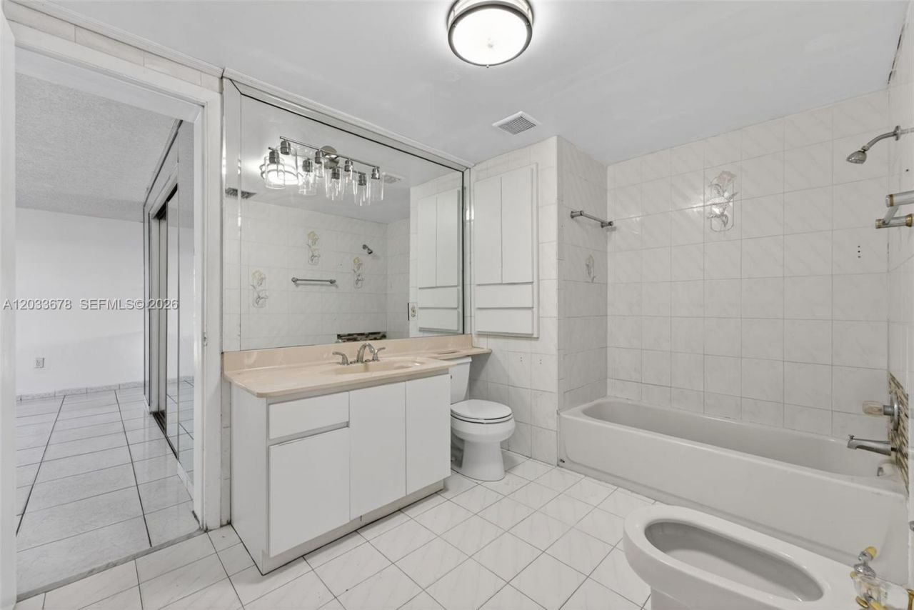 20 E 52nd Pl , Hialeah, FL 33013 Photo