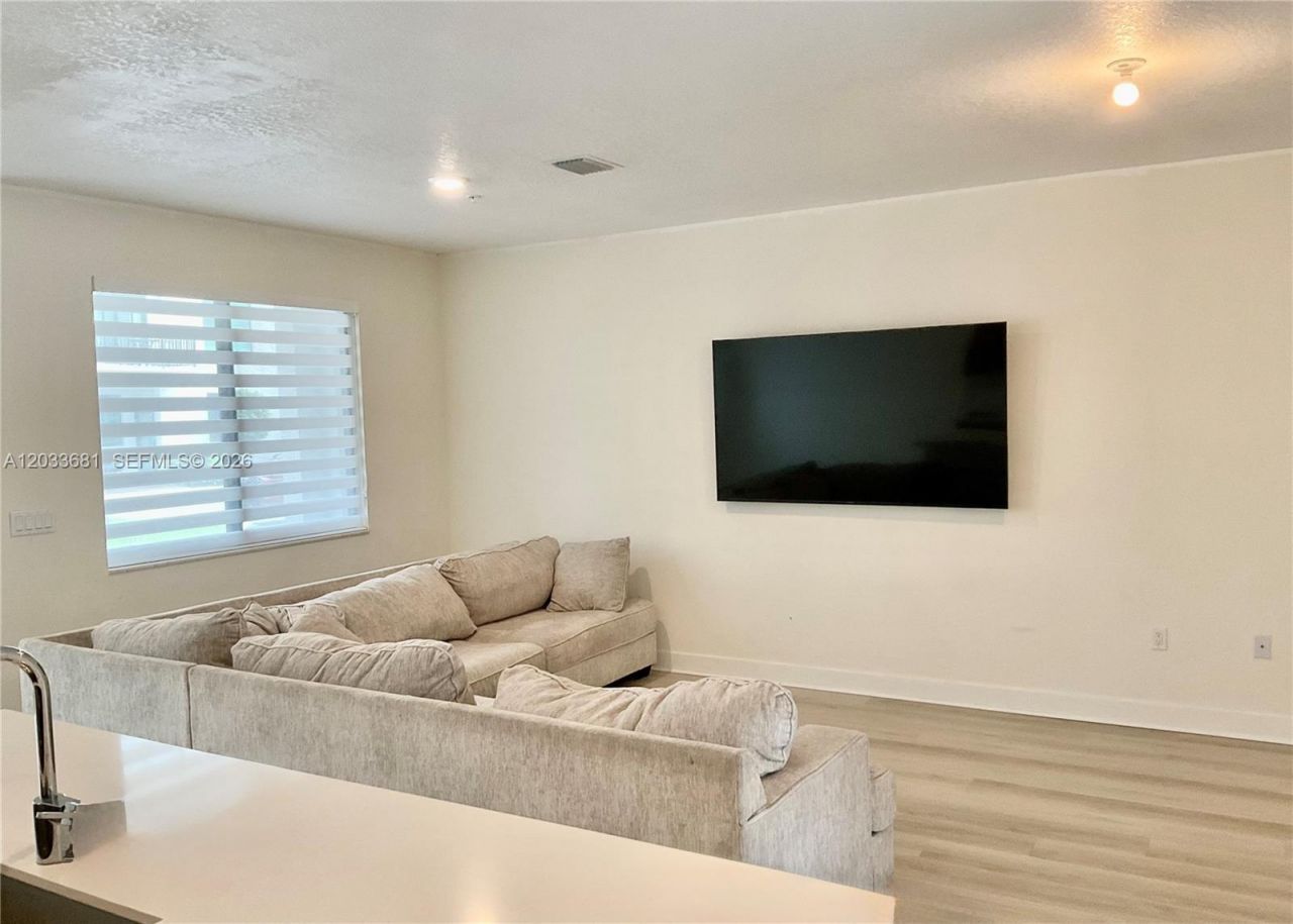 4700 NW 84th Ave , Unit 15, Doral, FL 33166 Photo