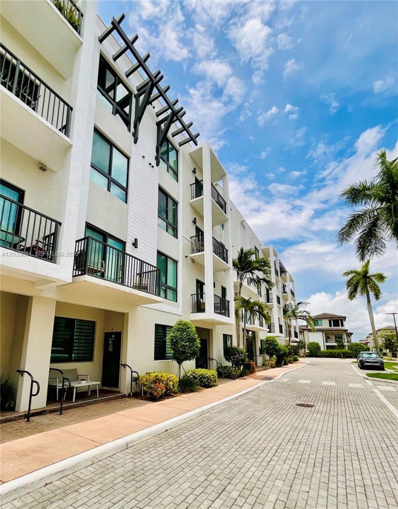 4700 NW 84th Ave, Unit 15, Doral, FL 33166 Photo