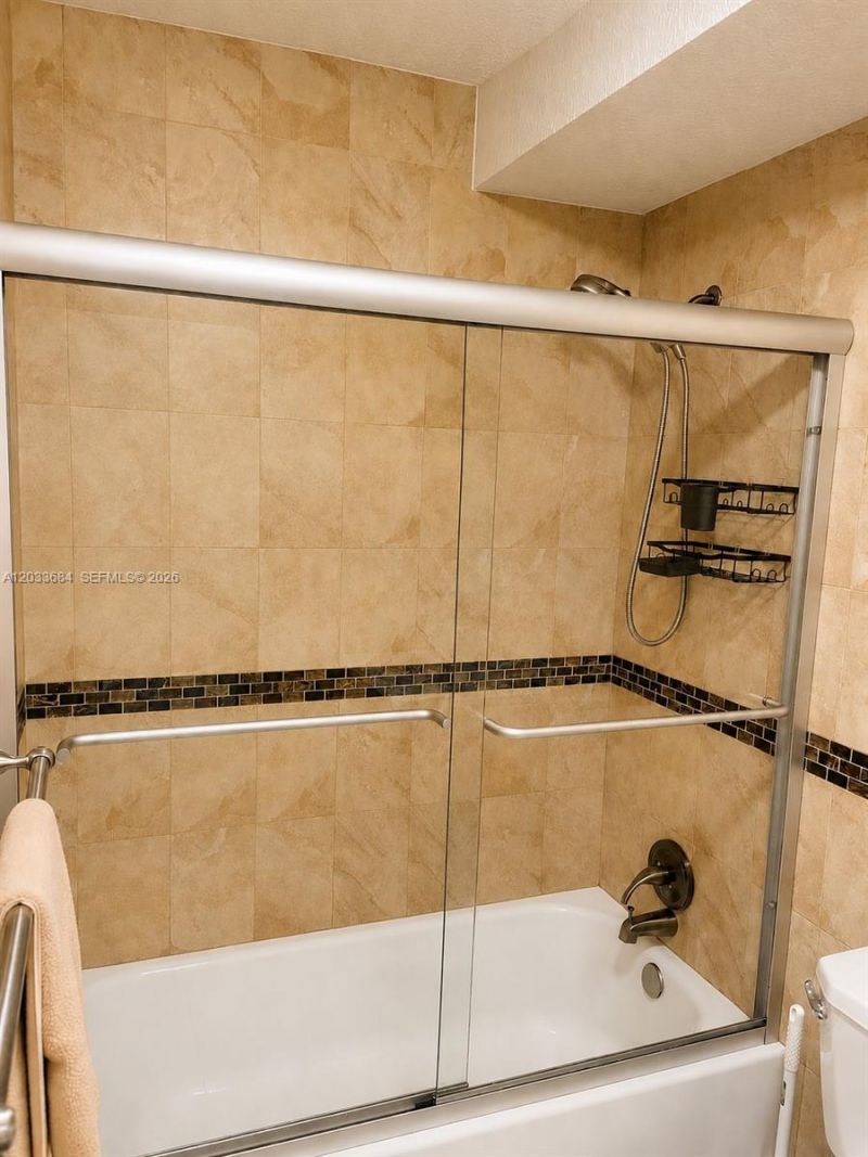 17570 Atlantic Blvd , Unit 306, Sunny Isles Beach, FL 33160 Photo