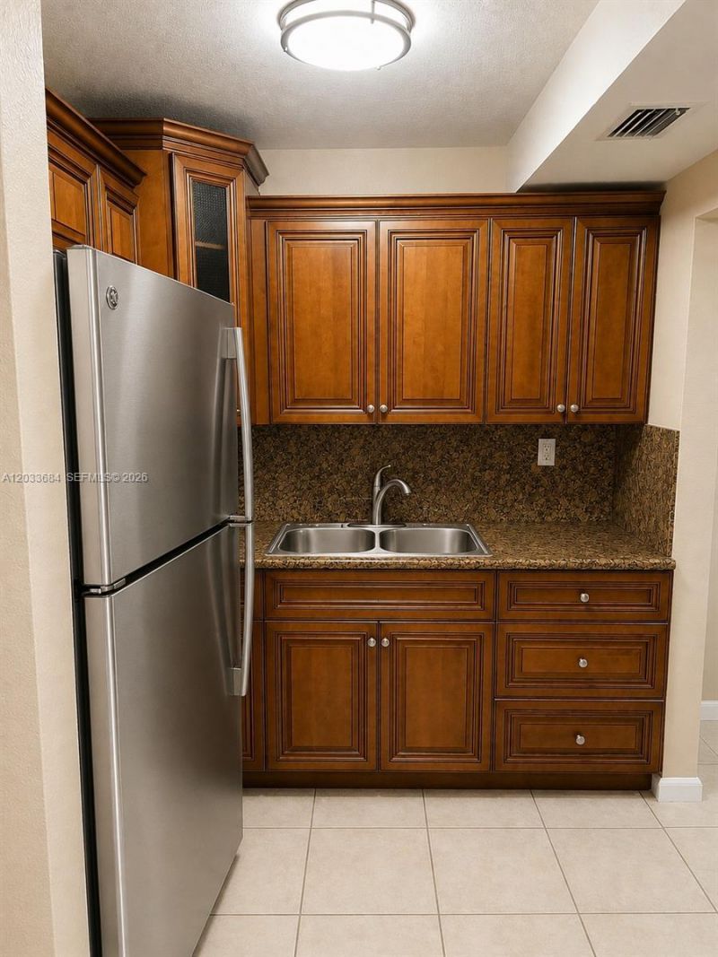 17570 Atlantic Blvd , Unit 306, Sunny Isles Beach, FL 33160 Photo