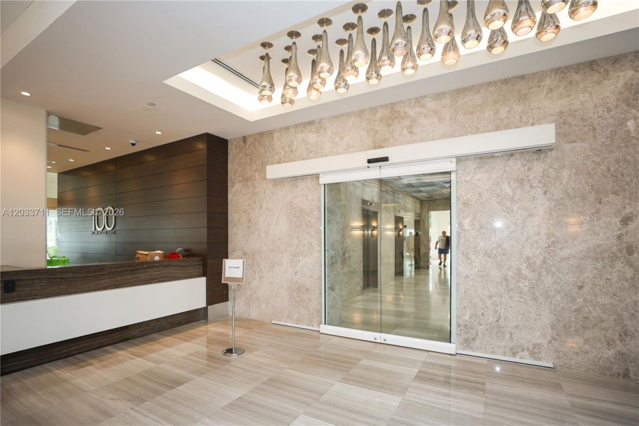 100 Bayview Dr, Unit 527, Sunny Isles Beach, FL 33160 Photo