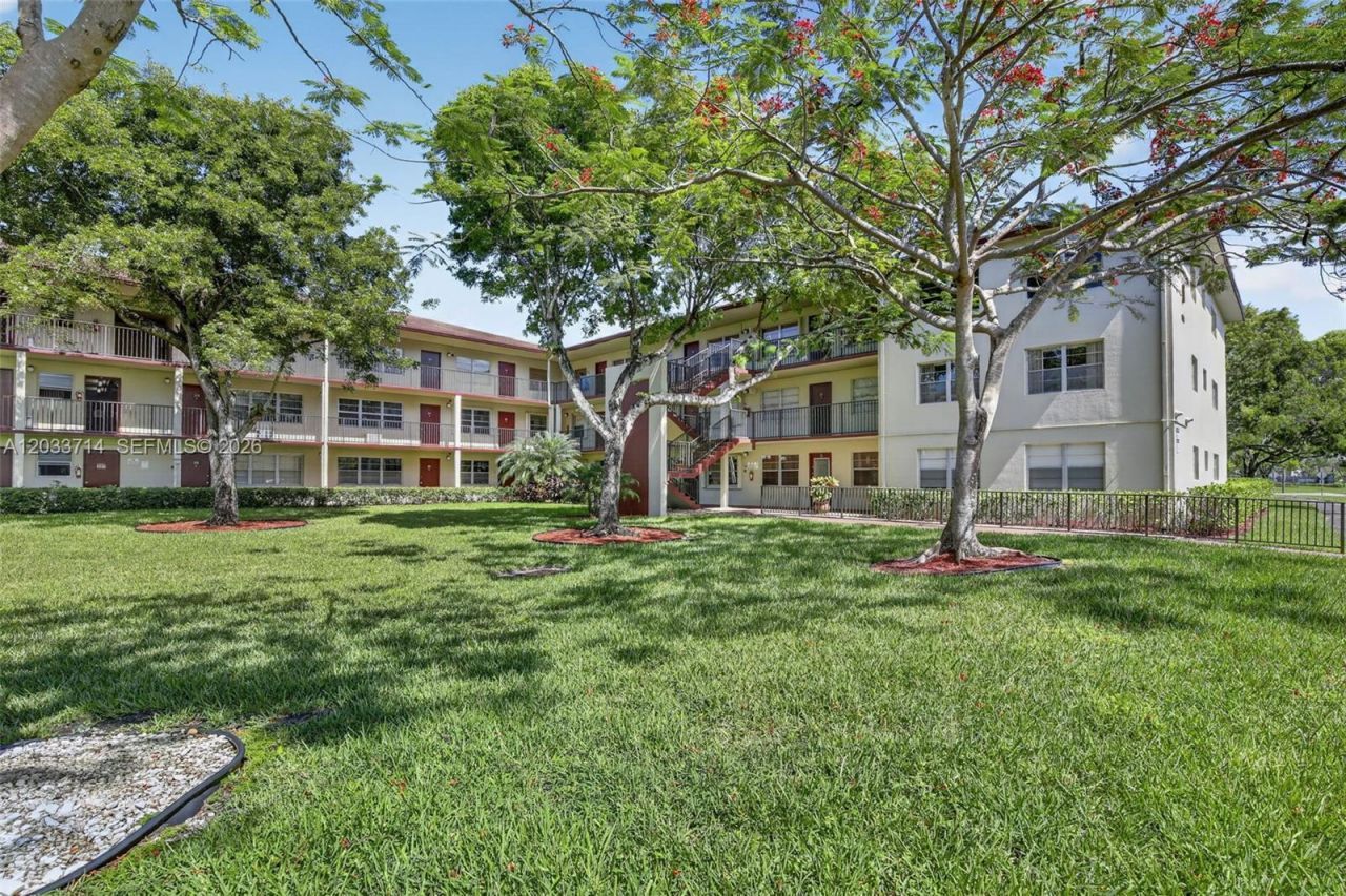 151 SW 135th Ter, Unit 314T, Pembroke Pines, FL 33027 Photo