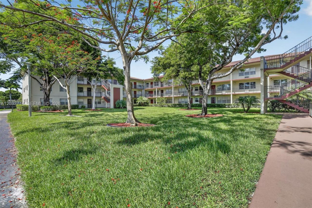 151 SW 135th Ter, Unit 314T, Pembroke Pines, FL 33027 Photo