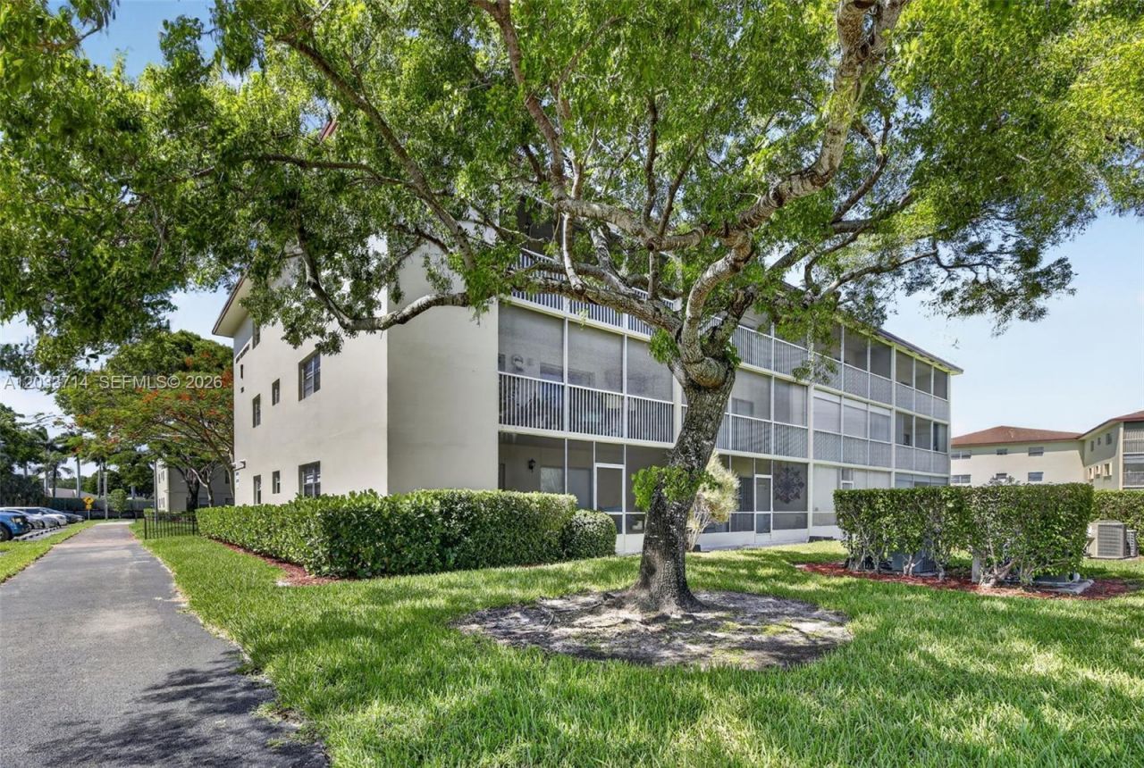 151 SW 135th Ter, Unit 314T, Pembroke Pines, FL 33027 Photo