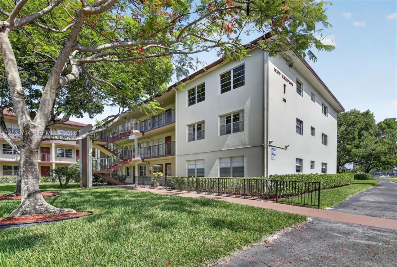 151 SW 135th Ter, Unit 314T, Pembroke Pines, FL 33027 Photo
