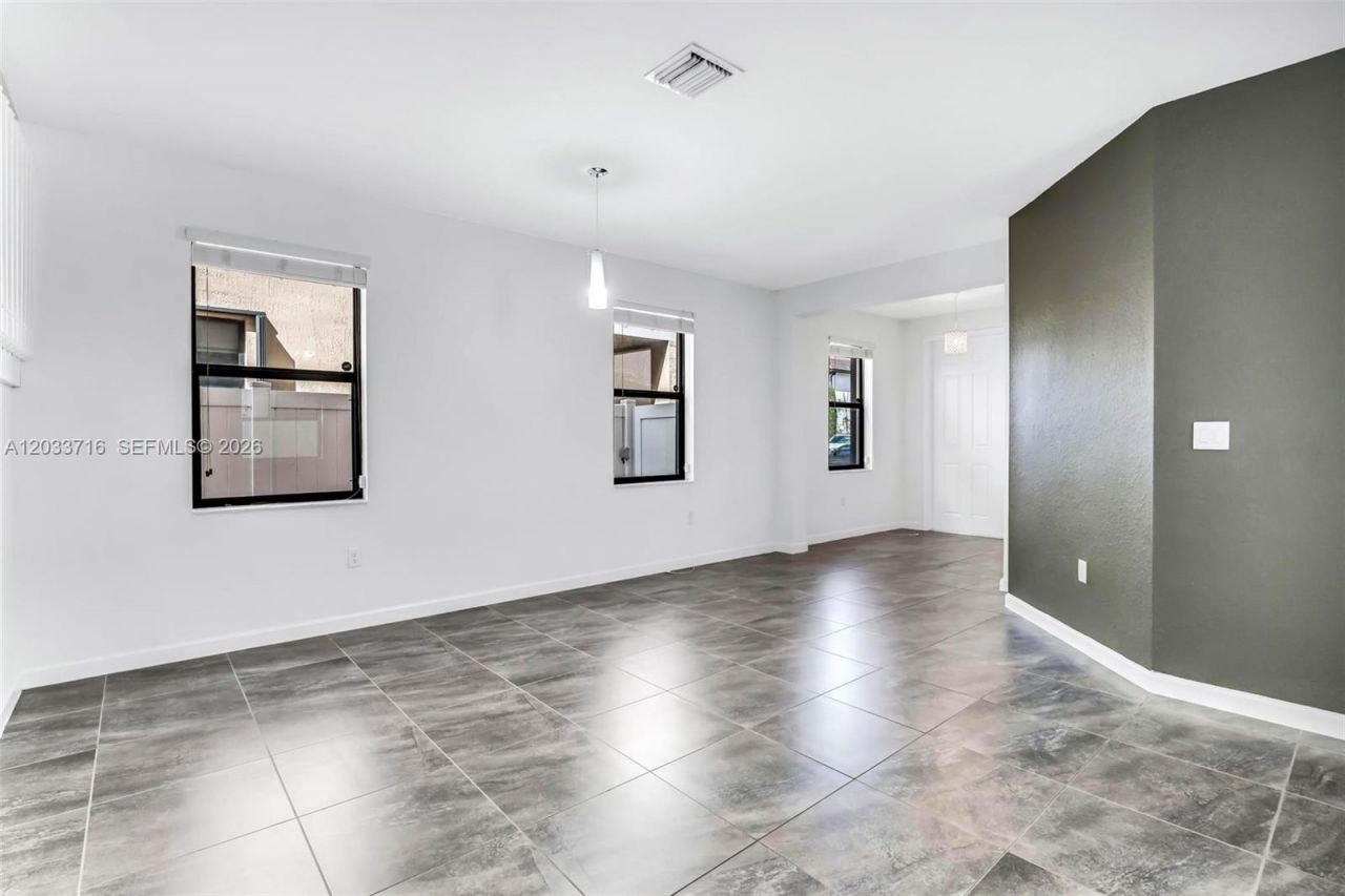 3440 W 100th Ter , Hialeah, FL 33018 Photo