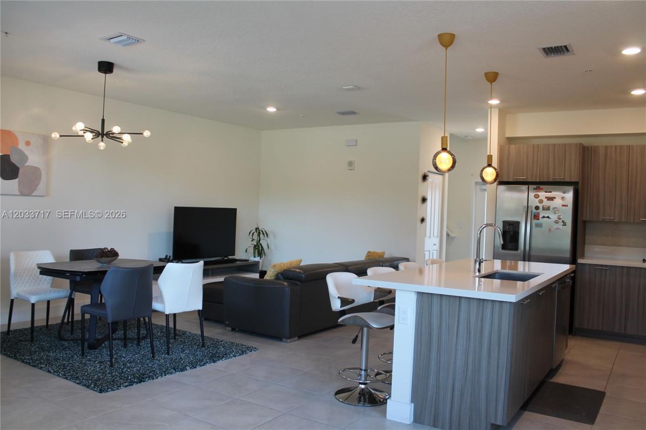 8265 NW 41 St , Unit C-110, Doral, FL 33166 Photo