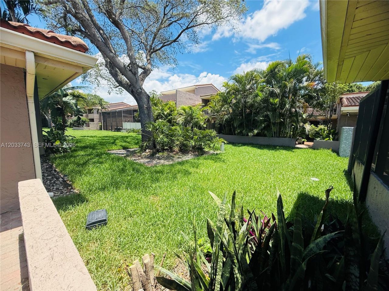 103 Tweedbrook Ln, Unit 101, Hollywood, FL 33021 Photo
