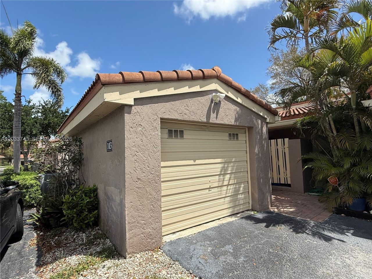 103 Tweedbrook Ln, Unit 101, Hollywood, FL 33021 Photo