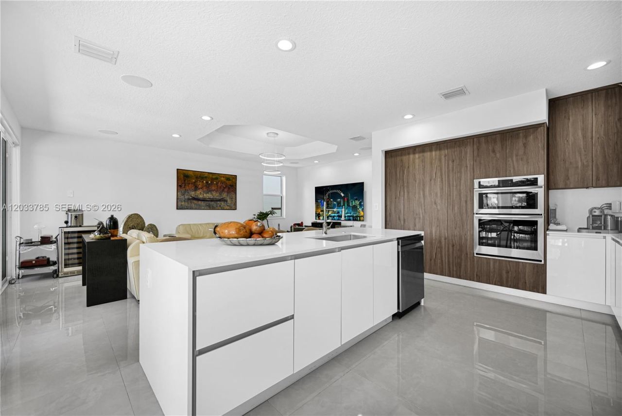11137 NW 72nd Ter , Doral, FL 33178 Photo
