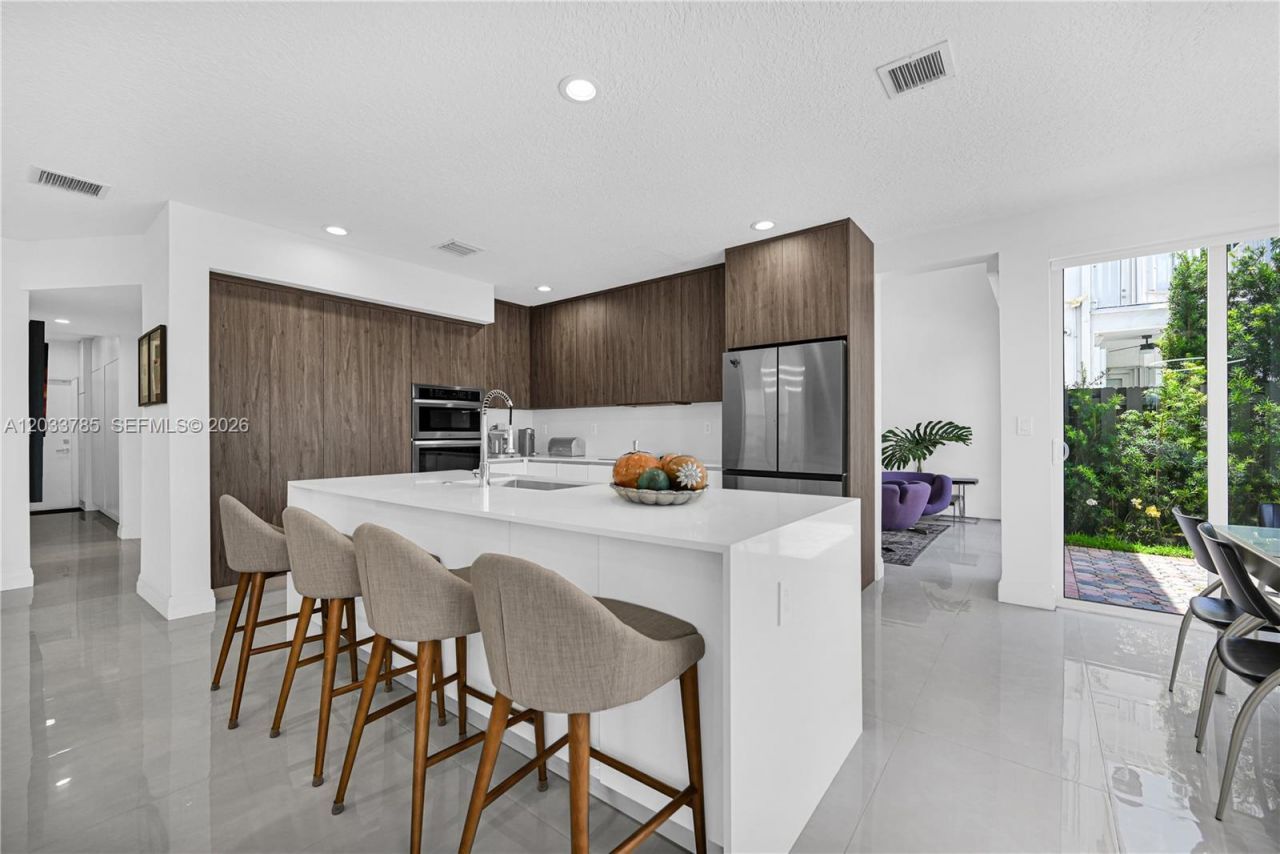 11137 NW 72nd Ter , Doral, FL 33178 Photo