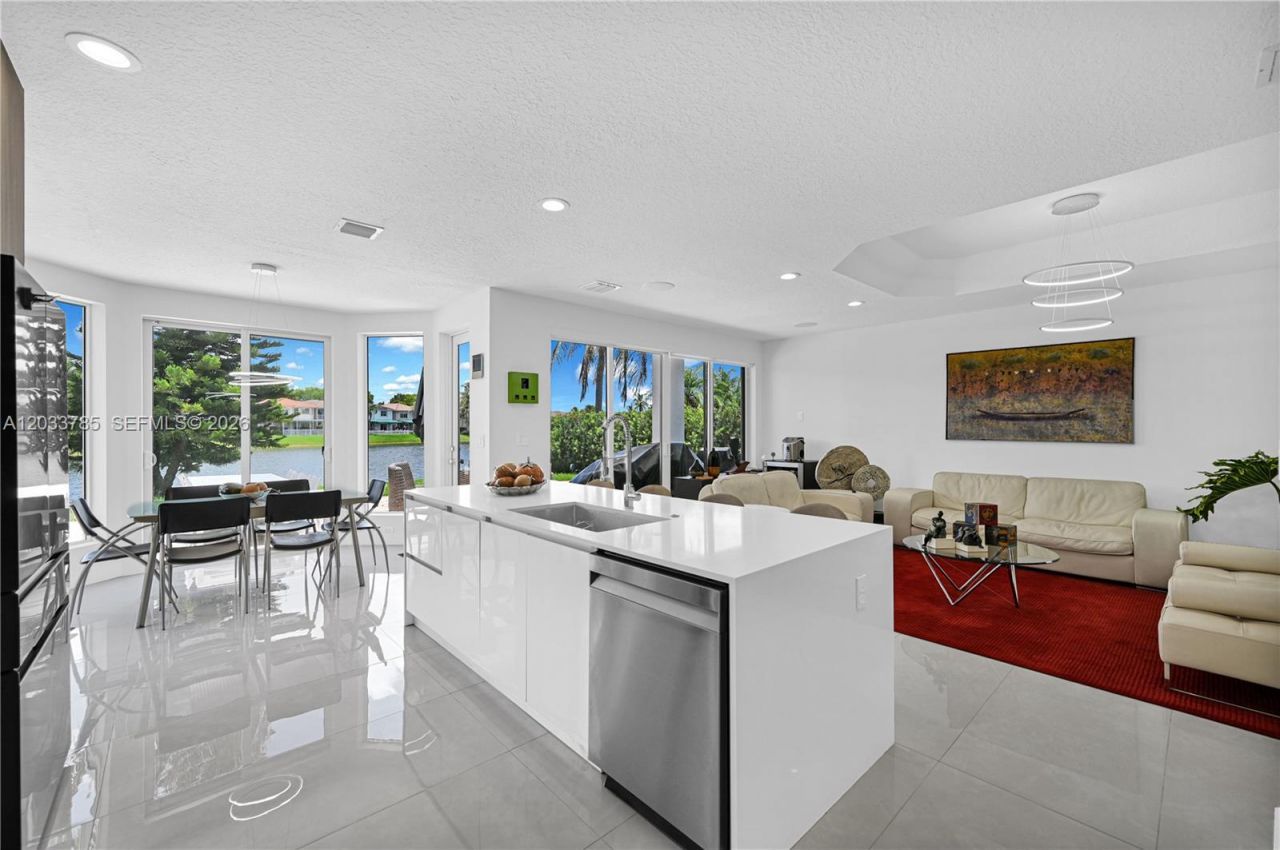 11137 NW 72nd Ter , Doral, FL 33178 Photo