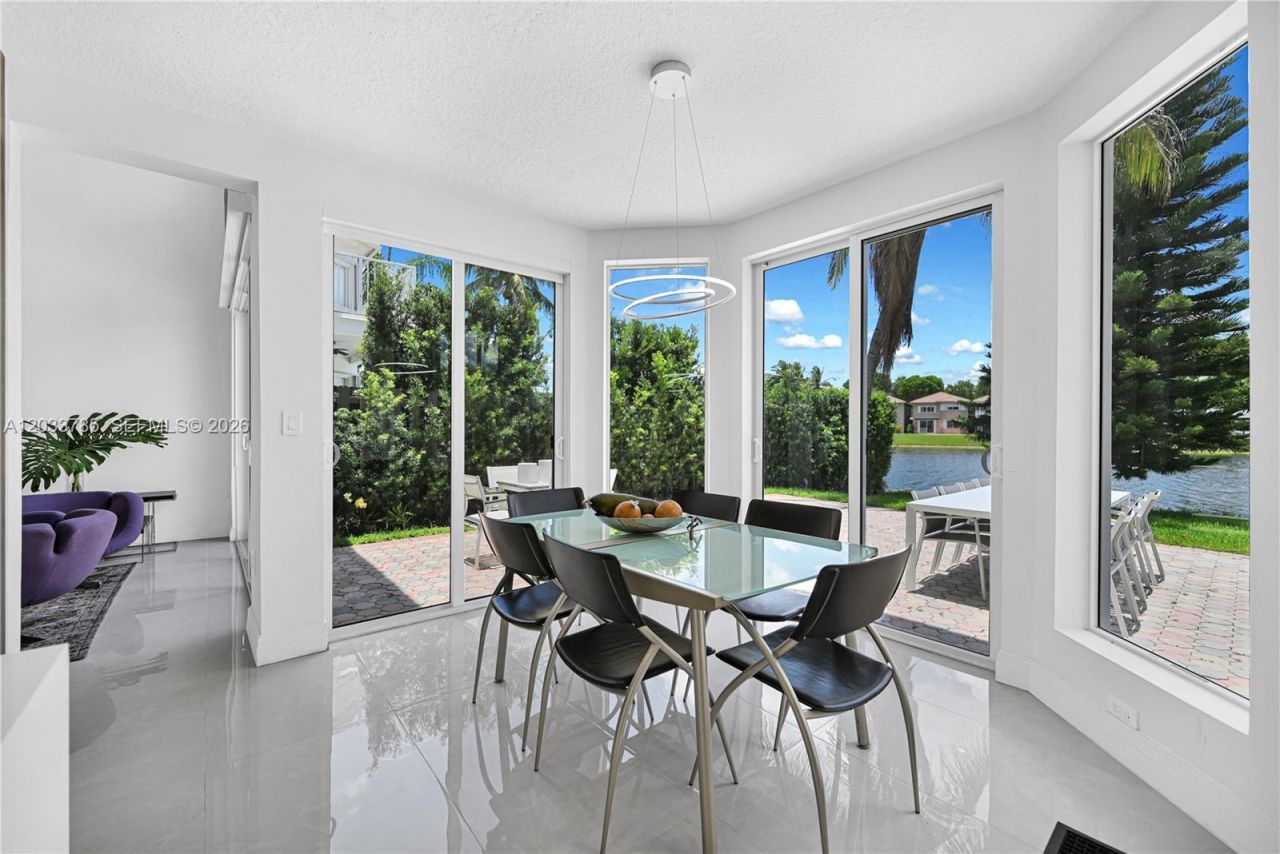 11137 NW 72nd Ter , Doral, FL 33178 Photo