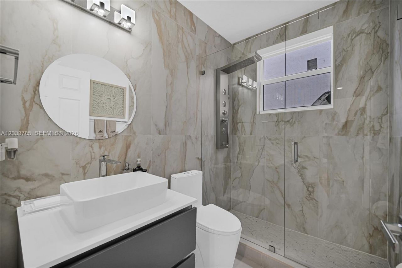 11137 NW 72nd Ter , Doral, FL 33178 Photo