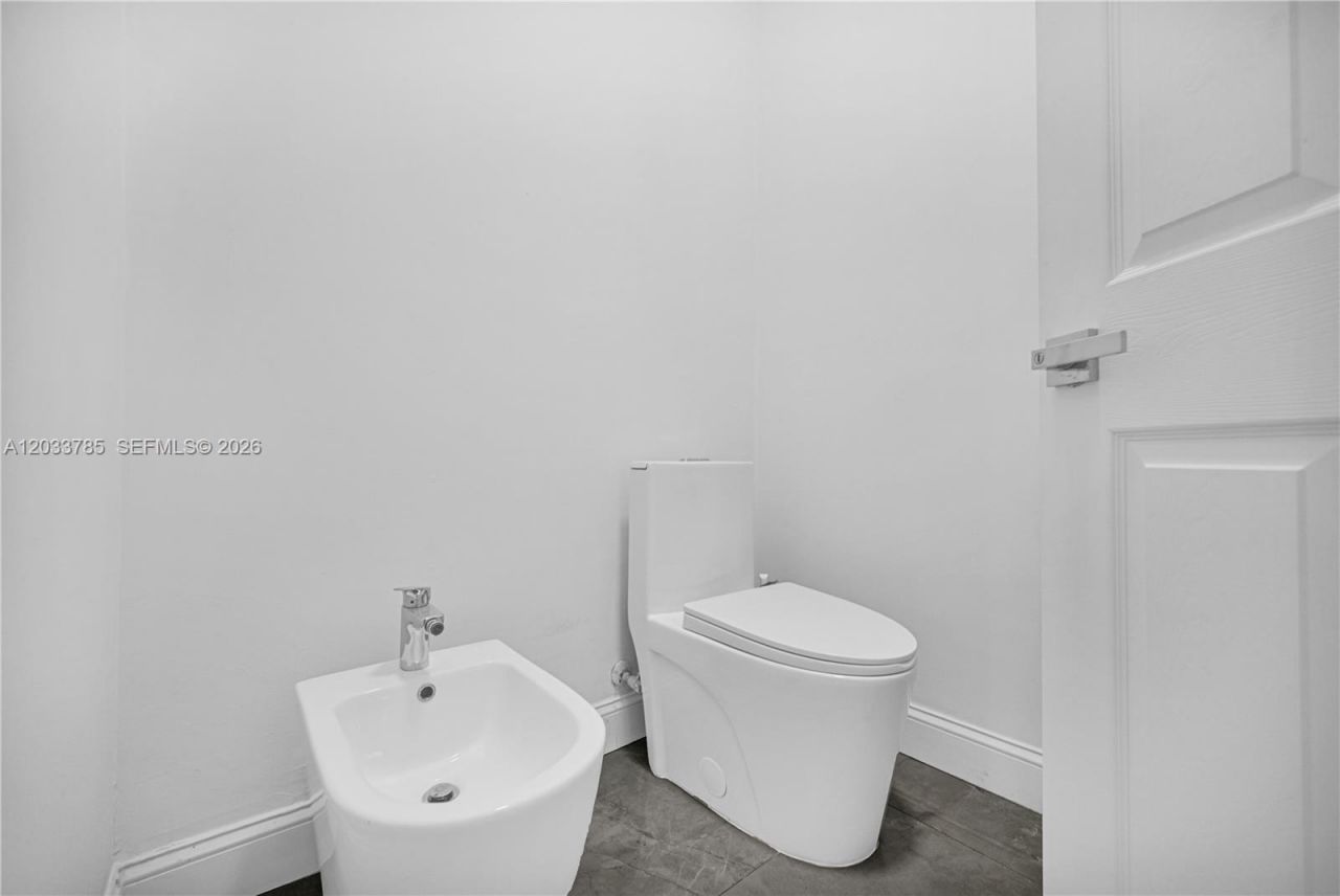 11137 NW 72nd Ter , Doral, FL 33178 Photo