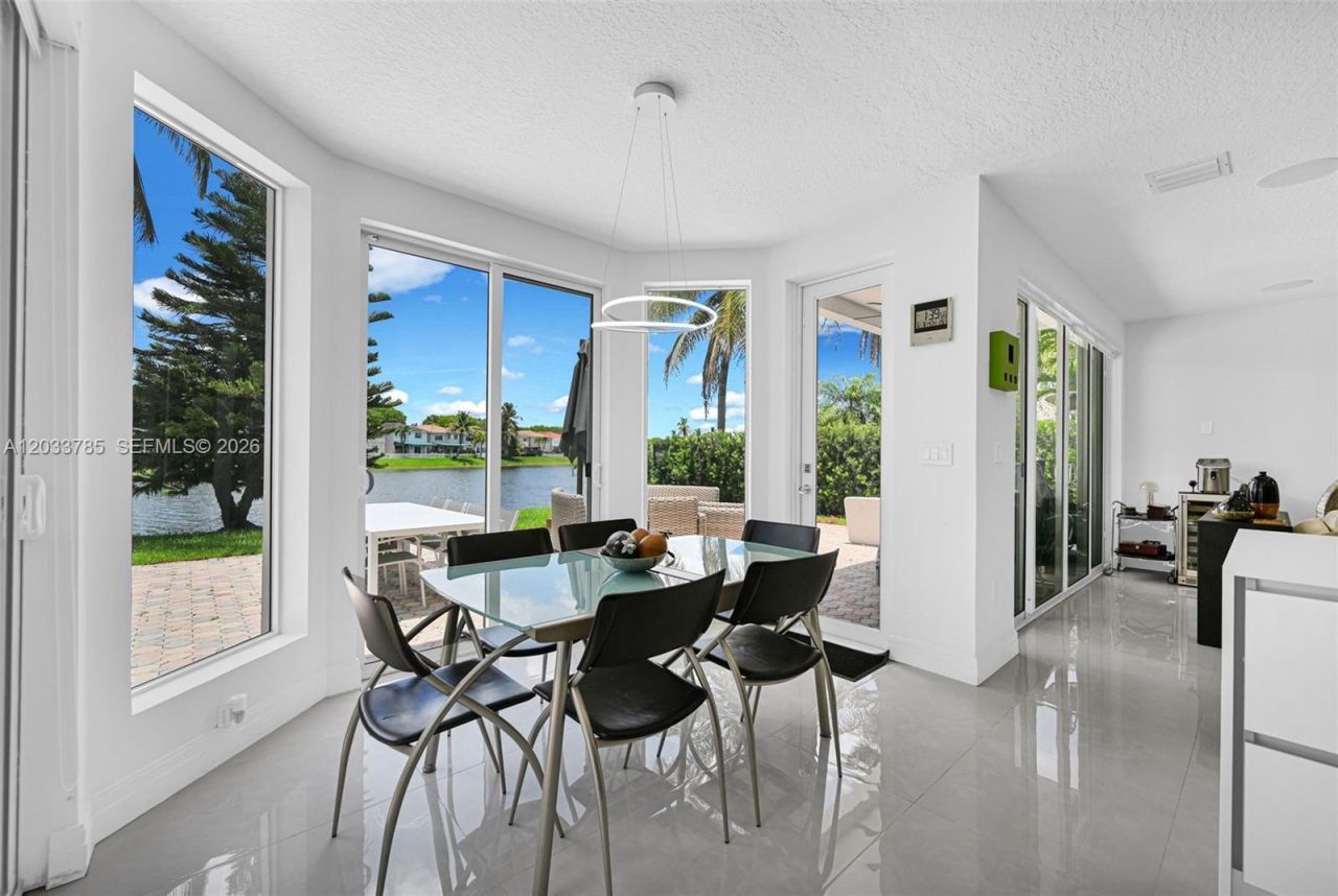11137 NW 72nd Ter , Doral, FL 33178 Photo