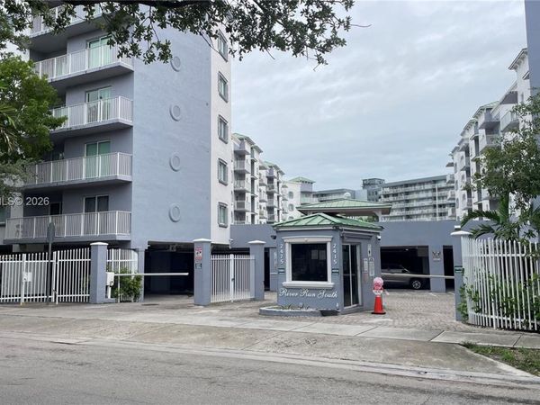 2475 NW 16th St Rd , Unit 309, Miami, FL 33125