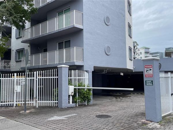 2475 NW 16th St Rd , Unit 309, Miami, FL 33125