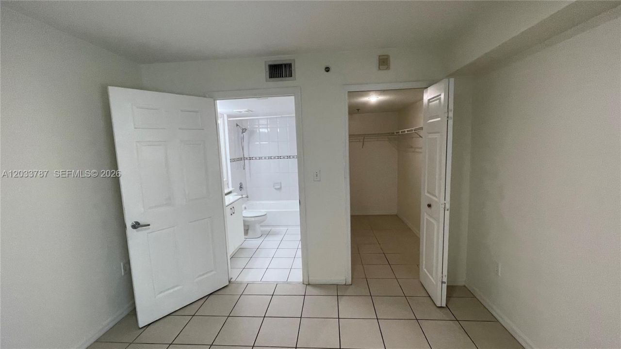 2475 NW 16th St Rd , Unit 309, Miami, FL 33125 Photo