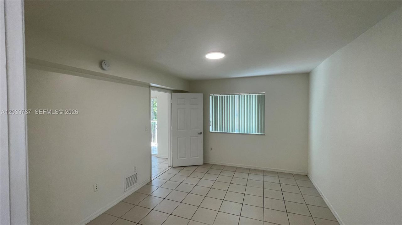 2475 NW 16th St Rd , Unit 309, Miami, FL 33125 Photo