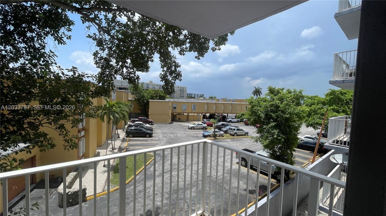 2475 NW 16th St Rd , Unit 309, Miami, FL 33125 Photo